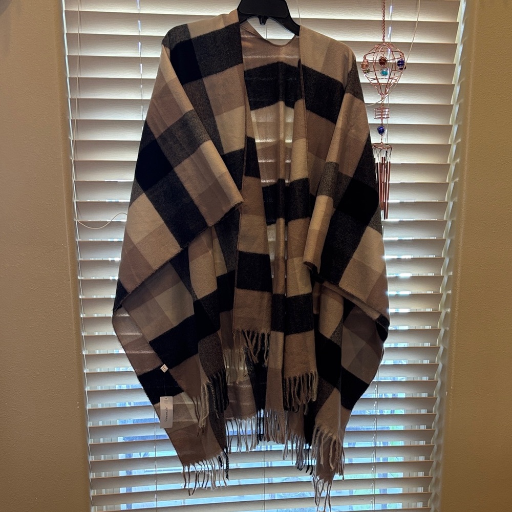 Francesca's Collections Camel and Black Shawl